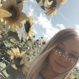 Meet your Posher, Chloe